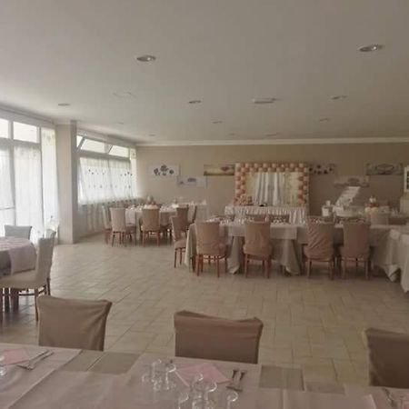 Agriturismo "Lo Zafferano" アプリーリア エクステリア 写真