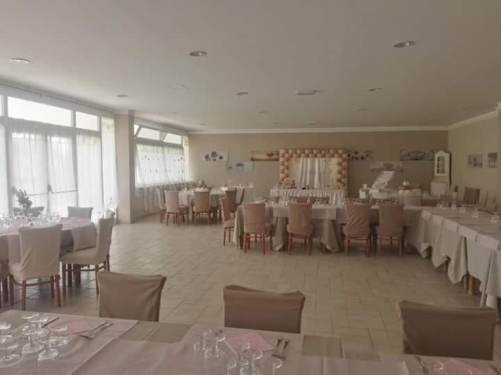 Agriturismo "Lo Zafferano" アプリーリア エクステリア 写真
